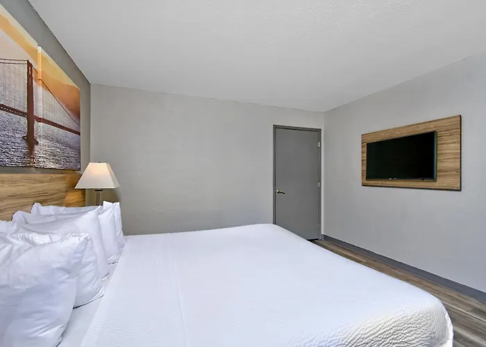 Days Inn By Wyndham Novato/San Francisco